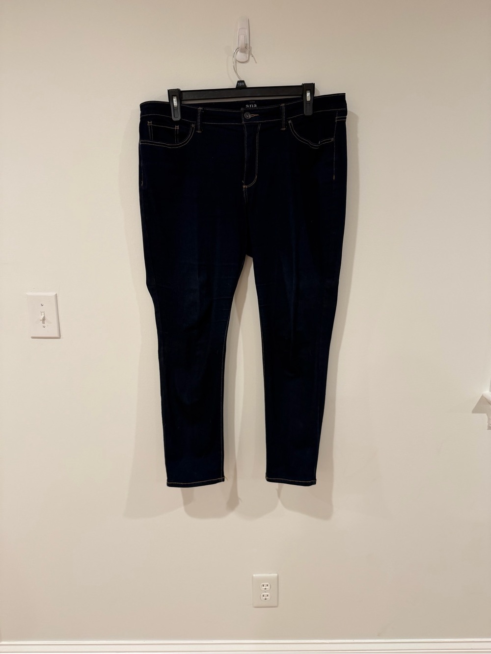 Dark Blue Women's Stretch Jeans - Skinny Fit